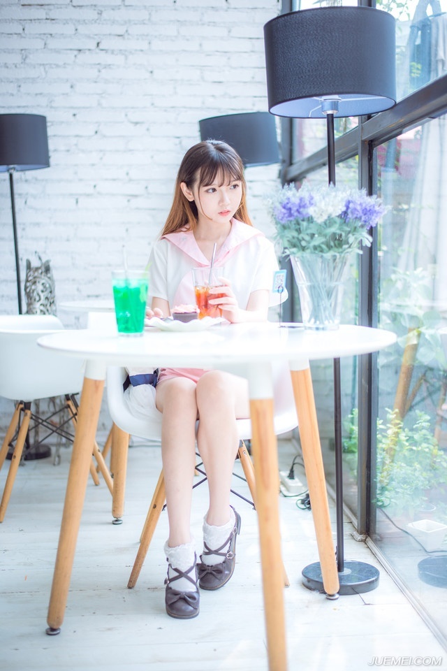 “呵~”孟达摇了摇头，冷笑道：“我对刘璋忠心耿耿，但刘璋荒淫无度，寻访我家时，见我妻子姿色出众，竟起了歹心，数次向我暗示，我孟达虽不是什么好人，却也不能坐以待毙。”